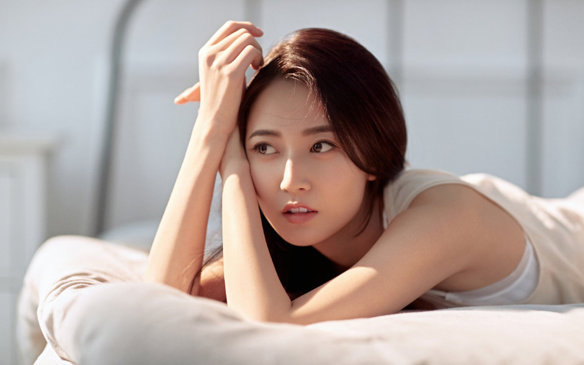 球队是否倾向于使用高位站位阻断对手前场组织，球队处于优势怎样安排战术