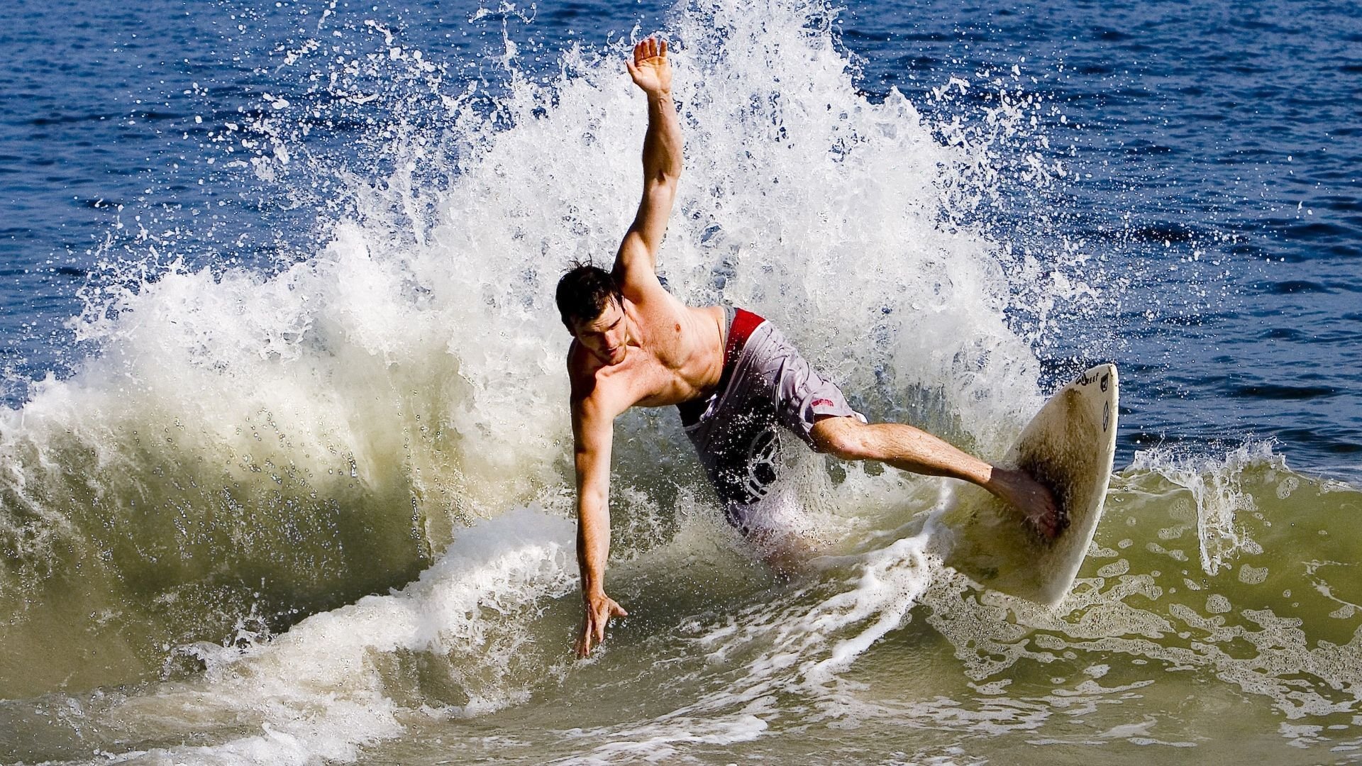 开云app官方入口-法甲激战连连，战术变化迭出，精彩剧情不断，法甲动作大